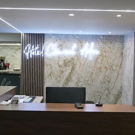 Restaurant Clement Ader Отель