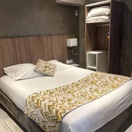 Restaurant Clement Ader Ξενοδοχείο 2*