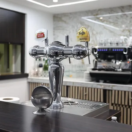 Ξενοδοχείο Restaurant Clement Ader 2*