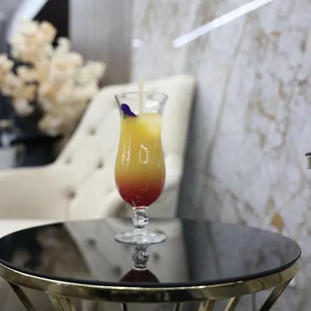 Restaurant Clement Ader Hotel 2*