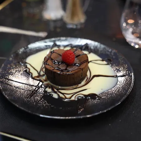 Restaurant Clement Ader فندق موريه